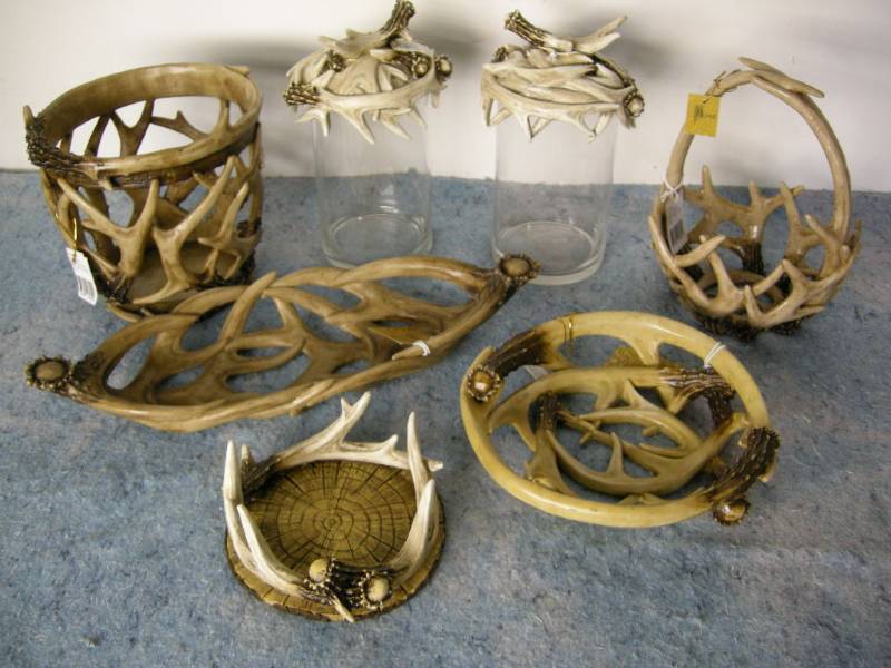 lot 48 image: Antler Horn Dcor