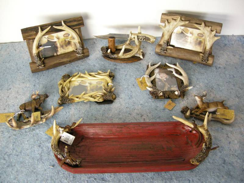 lot 49 image: Antler Horn Dcor