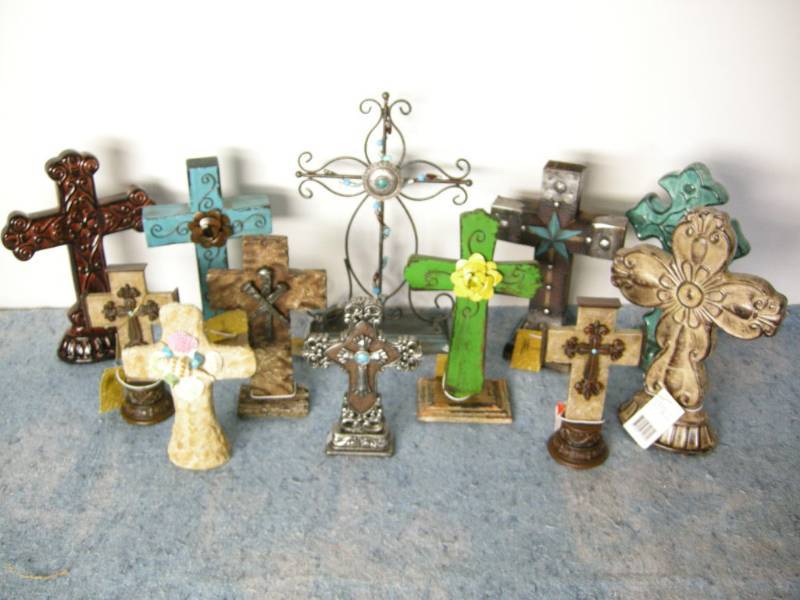 lot 60 image: Standing Crosses