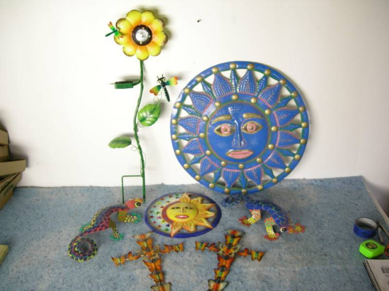 lot 64 image: Whimsical Metal Dcor