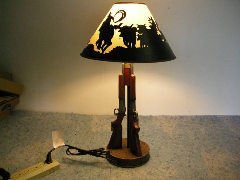 lot 65 image: Shotgun Lamp