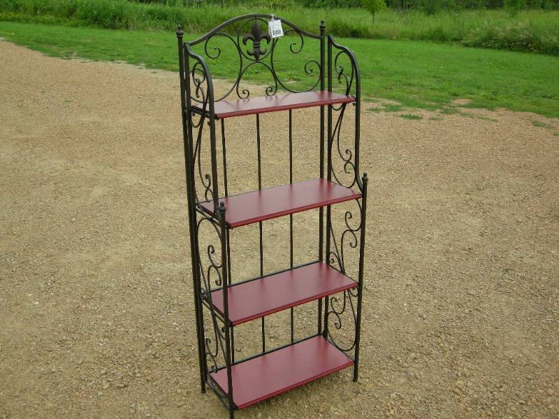 lot 69 image: Metal 4 Tier Bakers Rack