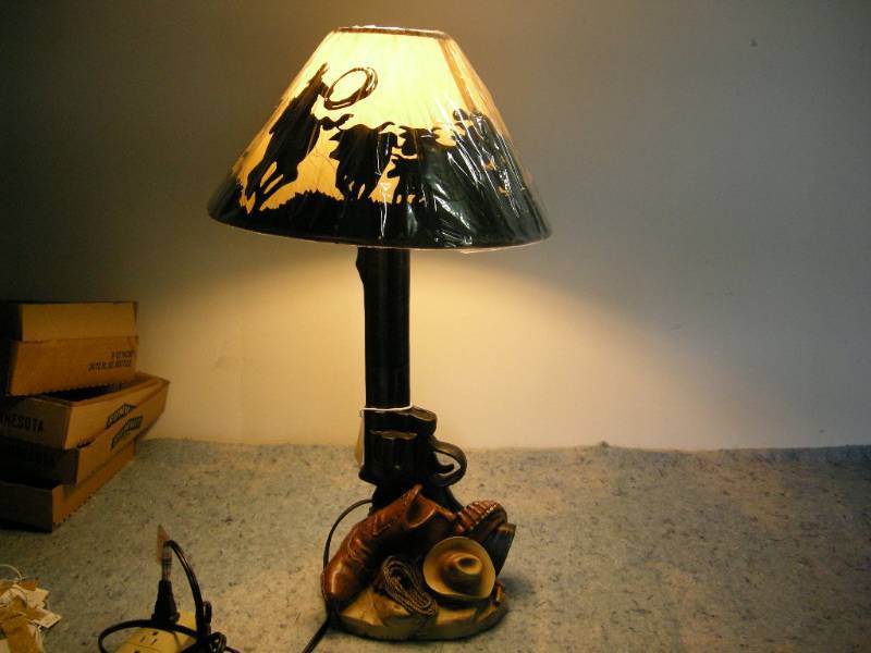 lot 74 image: Pistol Lamp