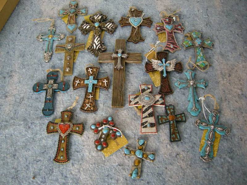lot 76 image: Small Crosses