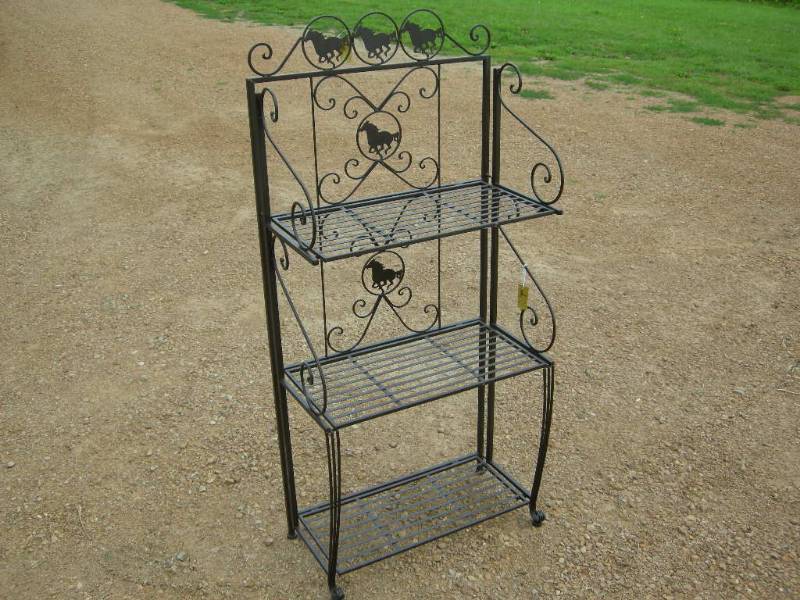 lot 81 image: Metal Horse 3 Tier Bakers Rack