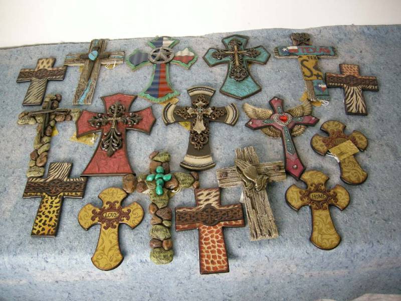lot 87 image: Western Look Crosses