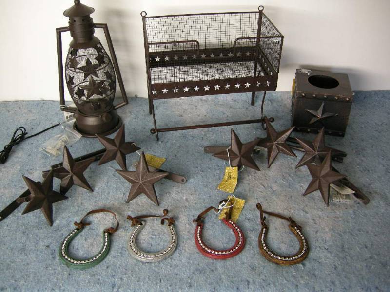 lot 89 image: Metal Star Items