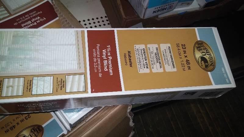 lot 18 image: 6 - 23 inch x 48 inch Vinyl Blinds in Alabaster