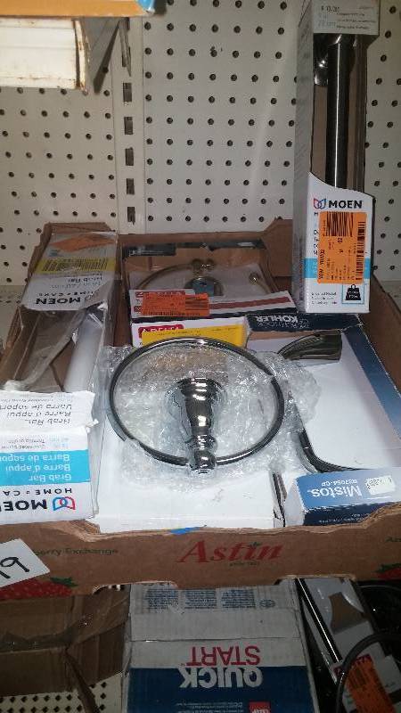 lot 19 image: Bathroom Fixtures - Grab bar, towel rod, towel ring, toilet paper holder