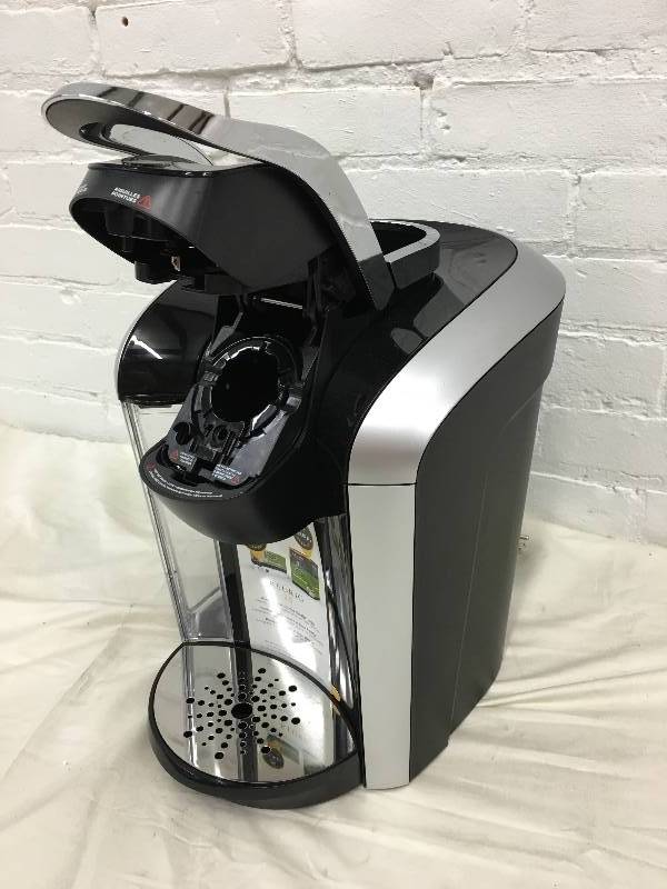 lot 32 image: Keurig K450 Brewing System, Black