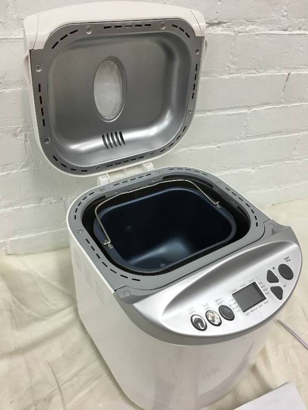 lot 59 image: Oster CKSTBR9050 Expressbake Bread Maker