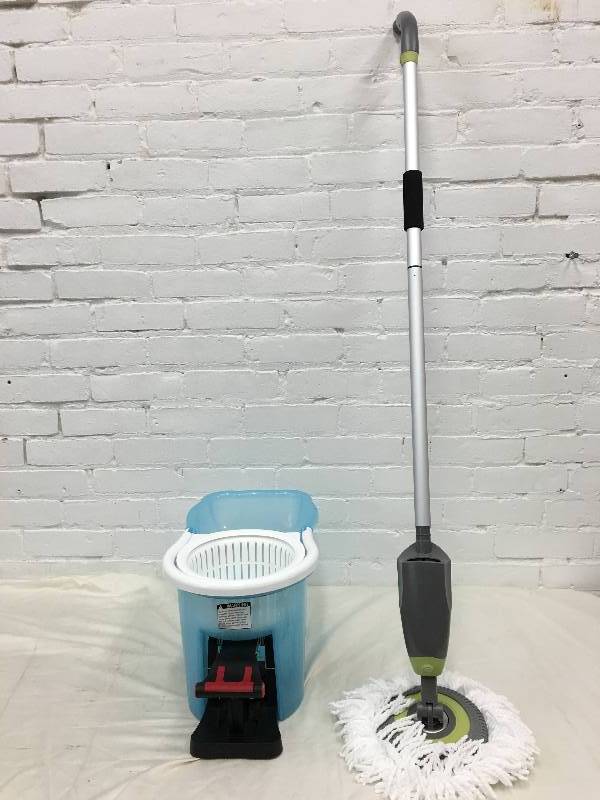 lot 84 image: Hurricane Spin Mop