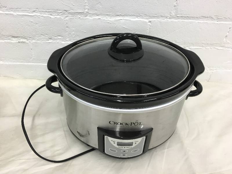 lot 138 image: crockpot
