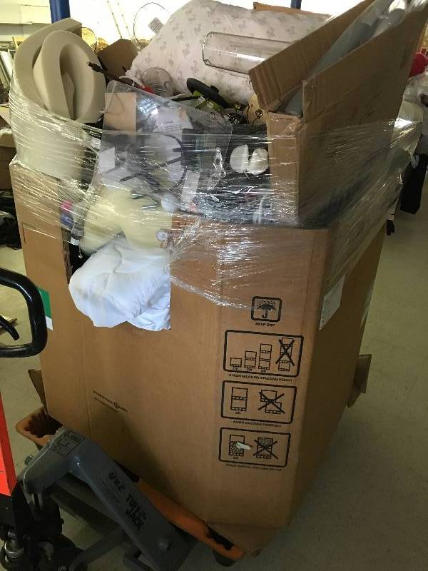 lot 154 image: pallet of repairable merchandise