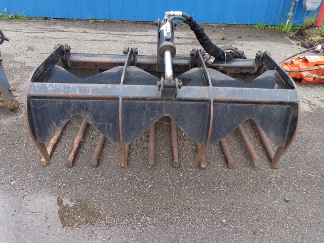 lot 3 image: Skid Steer Attachment