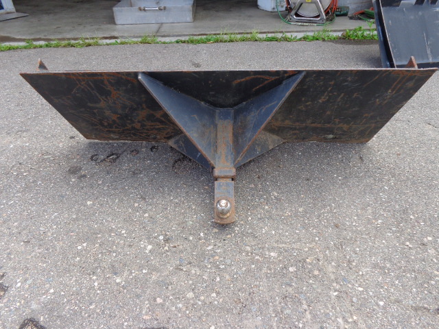 lot 23 image: Heavy Duty Skid Steer Attachment Hitch