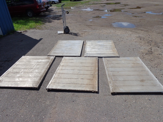 lot 22 image: 5 Heavy Aluminum Ramps