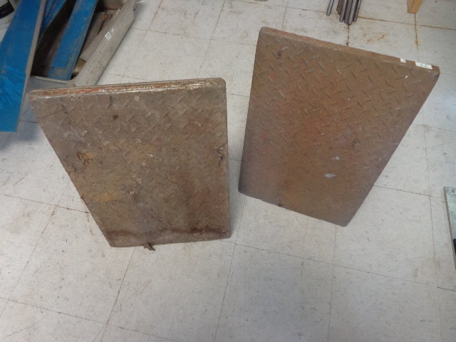 lot 35 image: Aluminum Tire Chocks