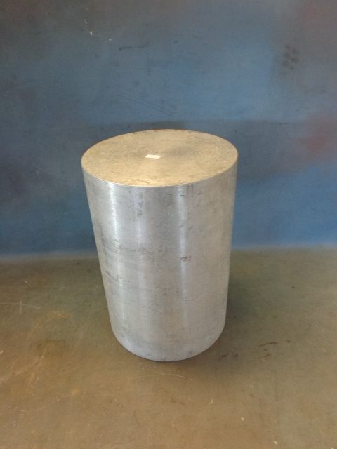 lot 41 image: Solid Aluminum Cylinder