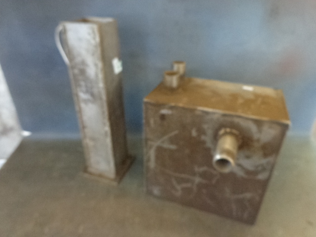 lot 62 image: Stainless Steel Hydraulic Tank & Stand With Handle