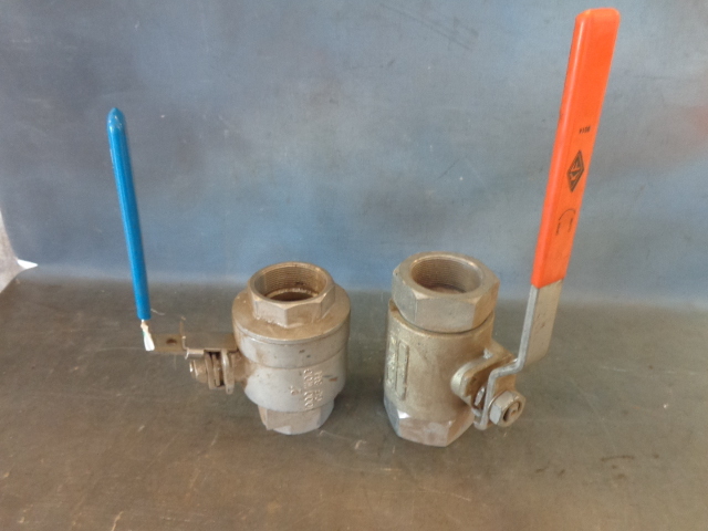 lot 69 image: 2 - 2 Brass Valves