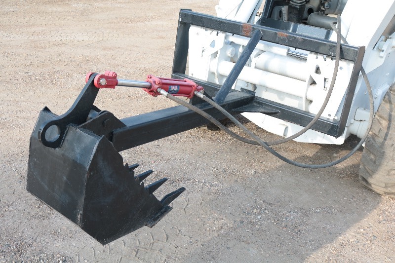 Bobcatskid steer backhoe attatchment