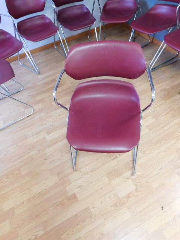 Lot of 9 Chairs