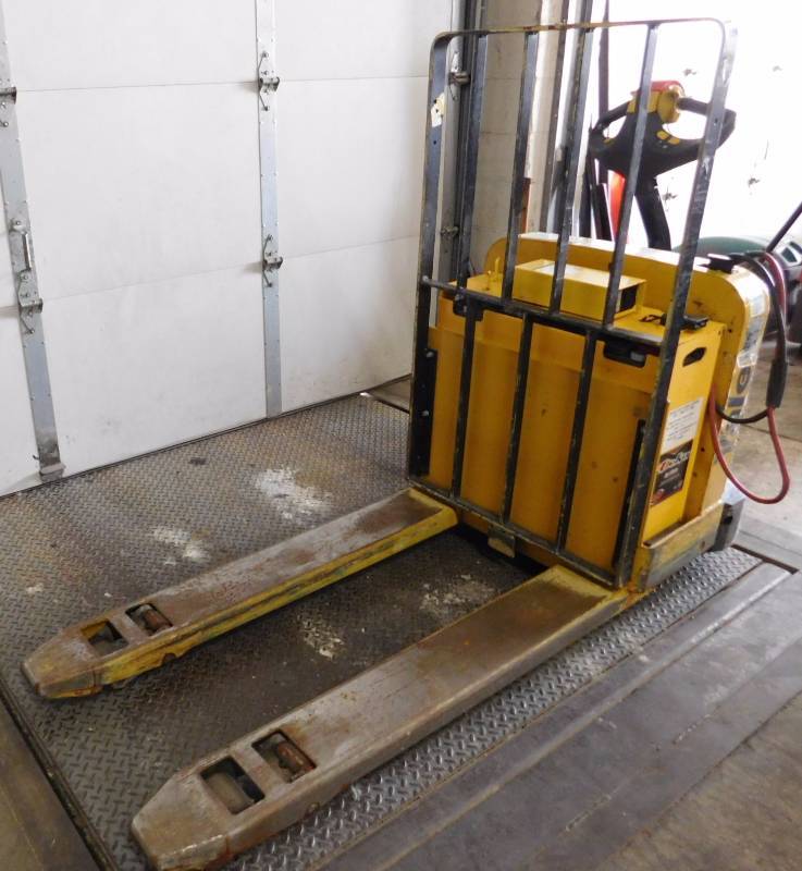 2009 Yale MPW50 Powered Pallet Jack