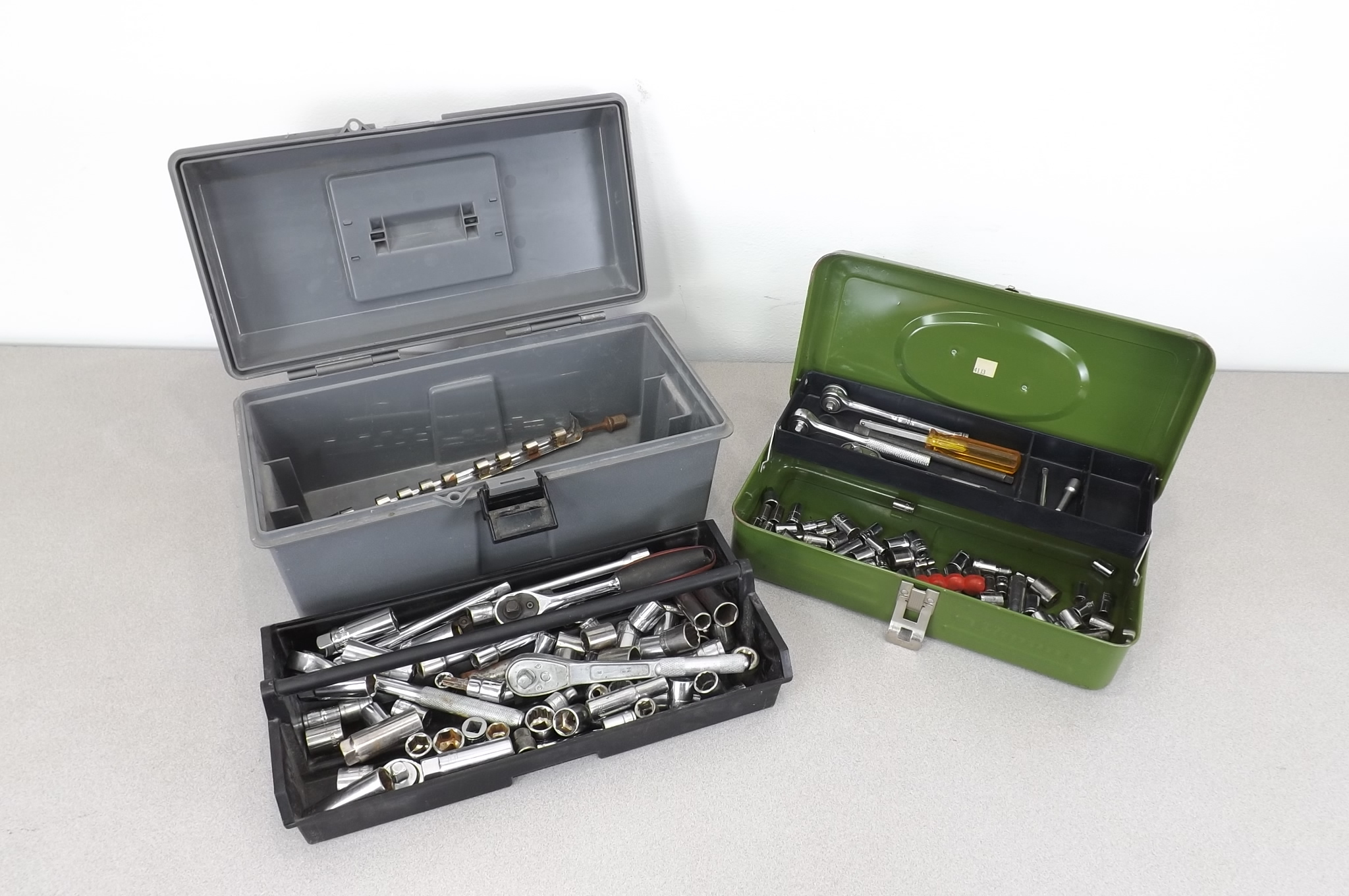 lot 5 image: Lot of Organized Socket Sets