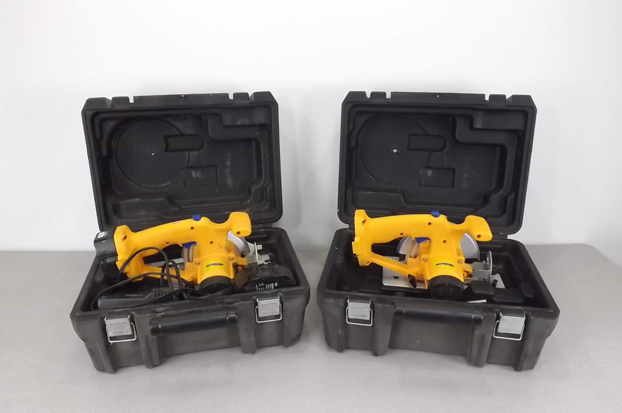 lot 7 image: Lot of 2 18v Cordless Circular Saws with Cases