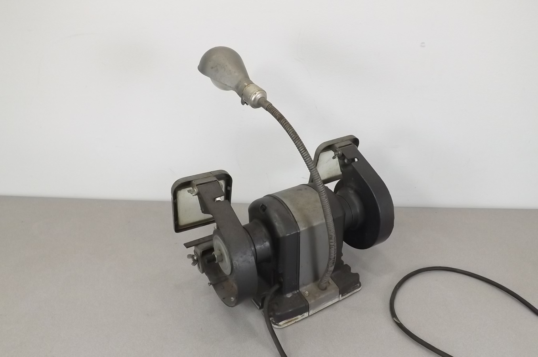 7 grinder craftsman Hp Vintage Bench  #172  EC Craftsman w/Light 1/3 Grinder