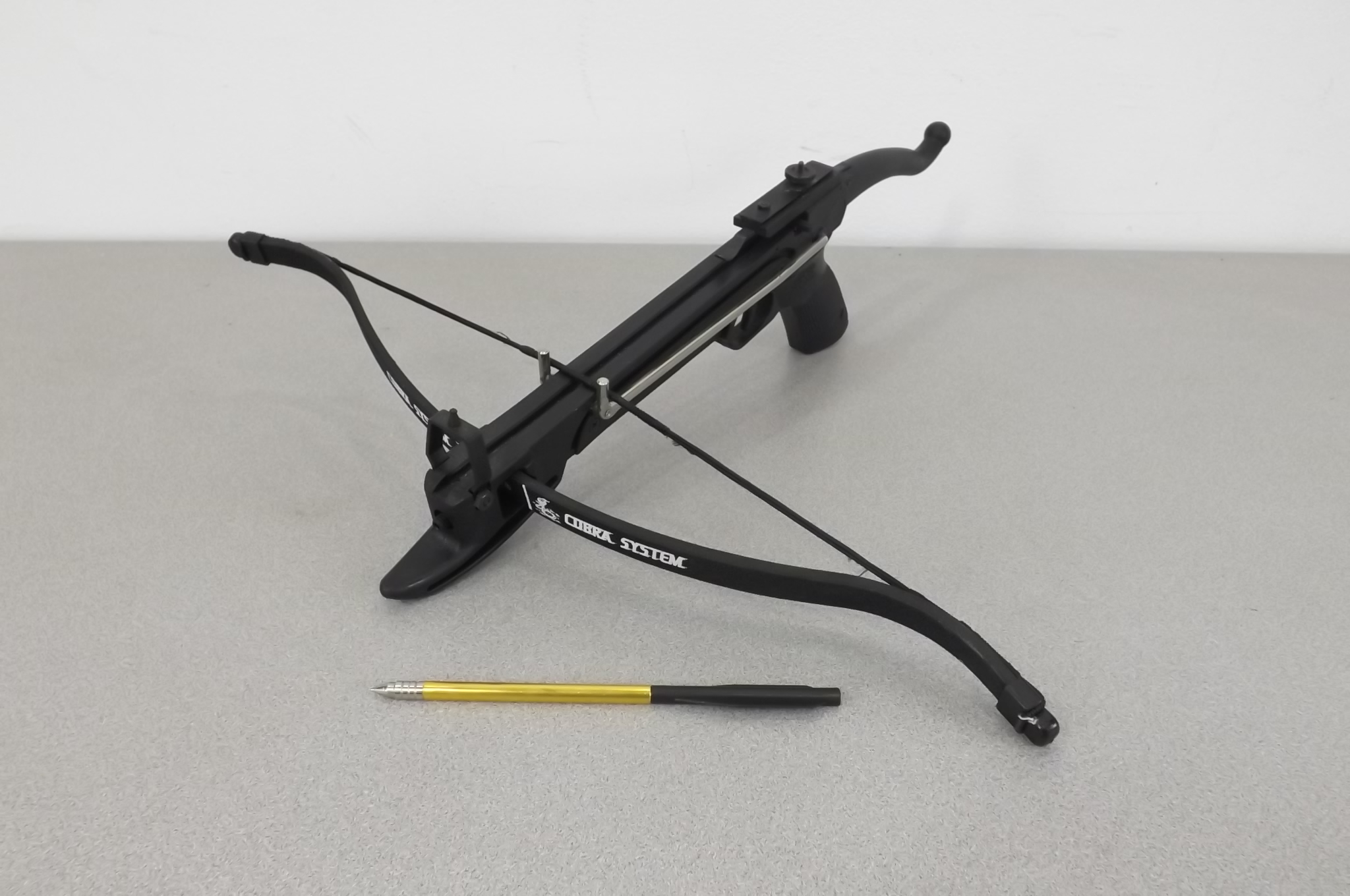 lot 10 image: Small Working Crossbow