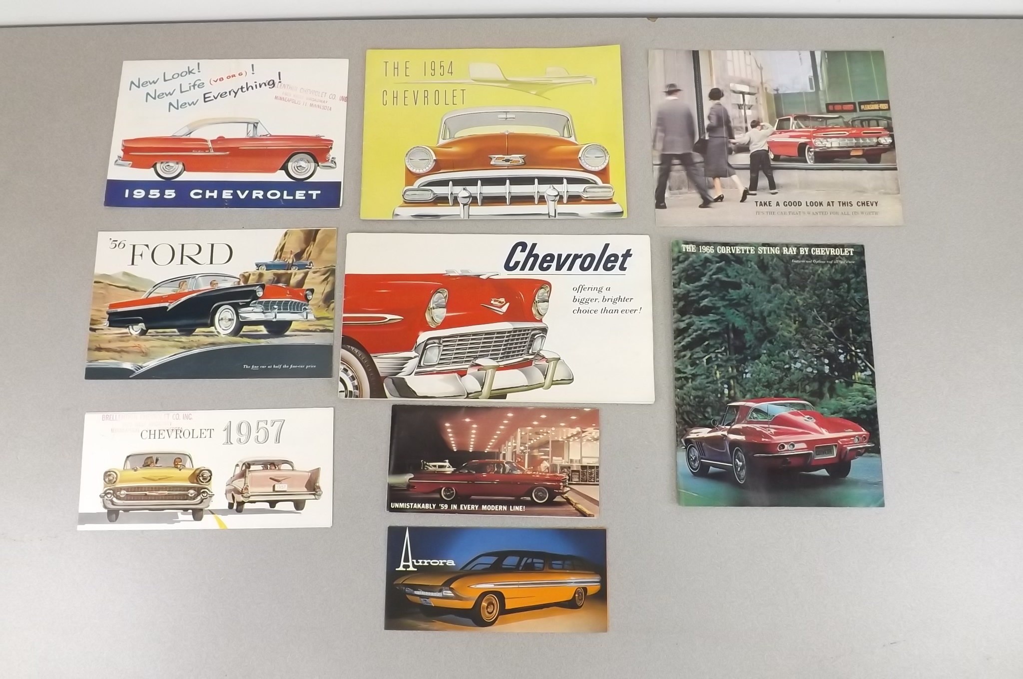lot 21 image: Lot of Vintage MINT Car Brochures