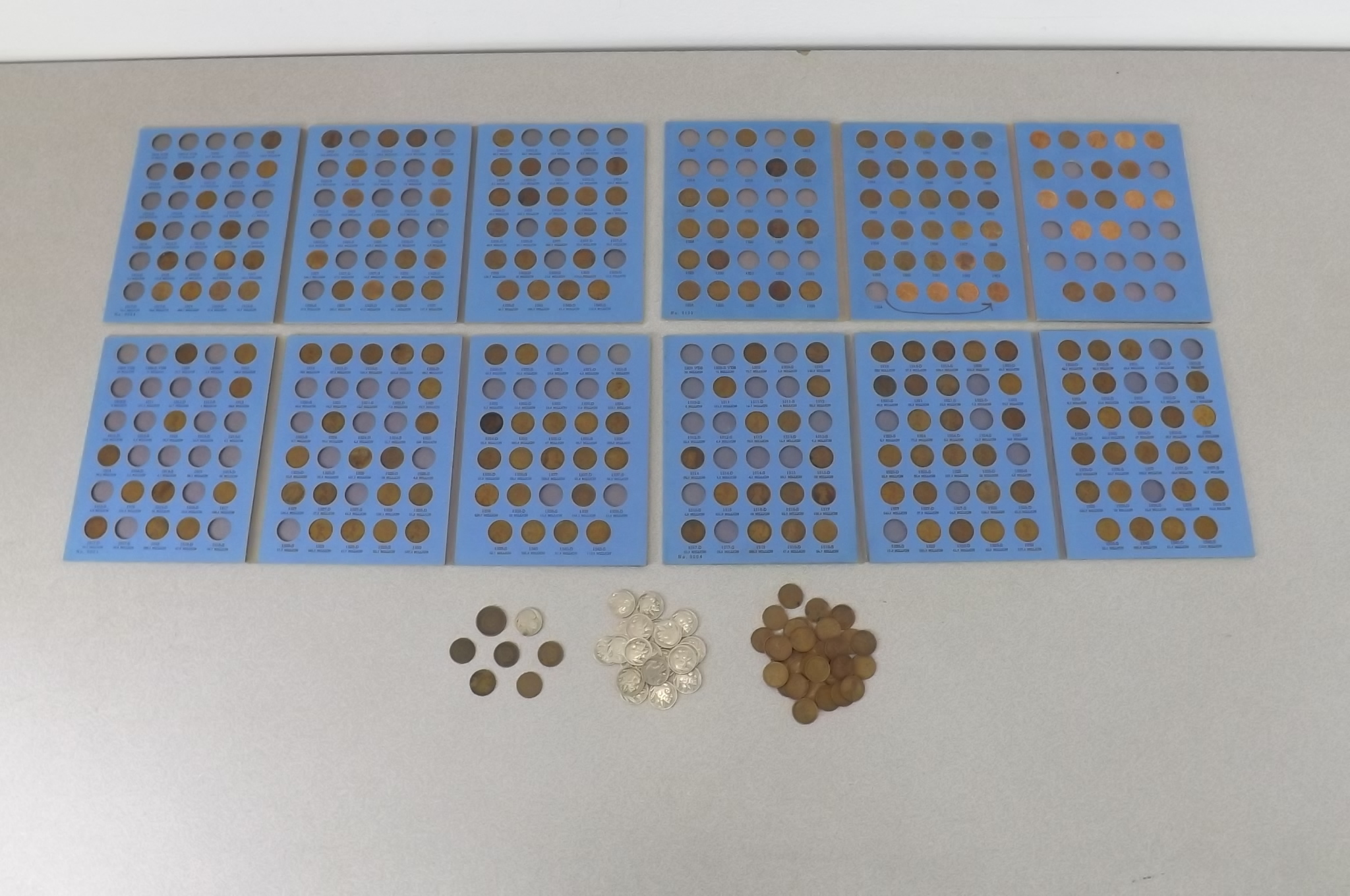 lot 24 image: Large Collection of Old US Pennies, Buffalo Nickels, etc.