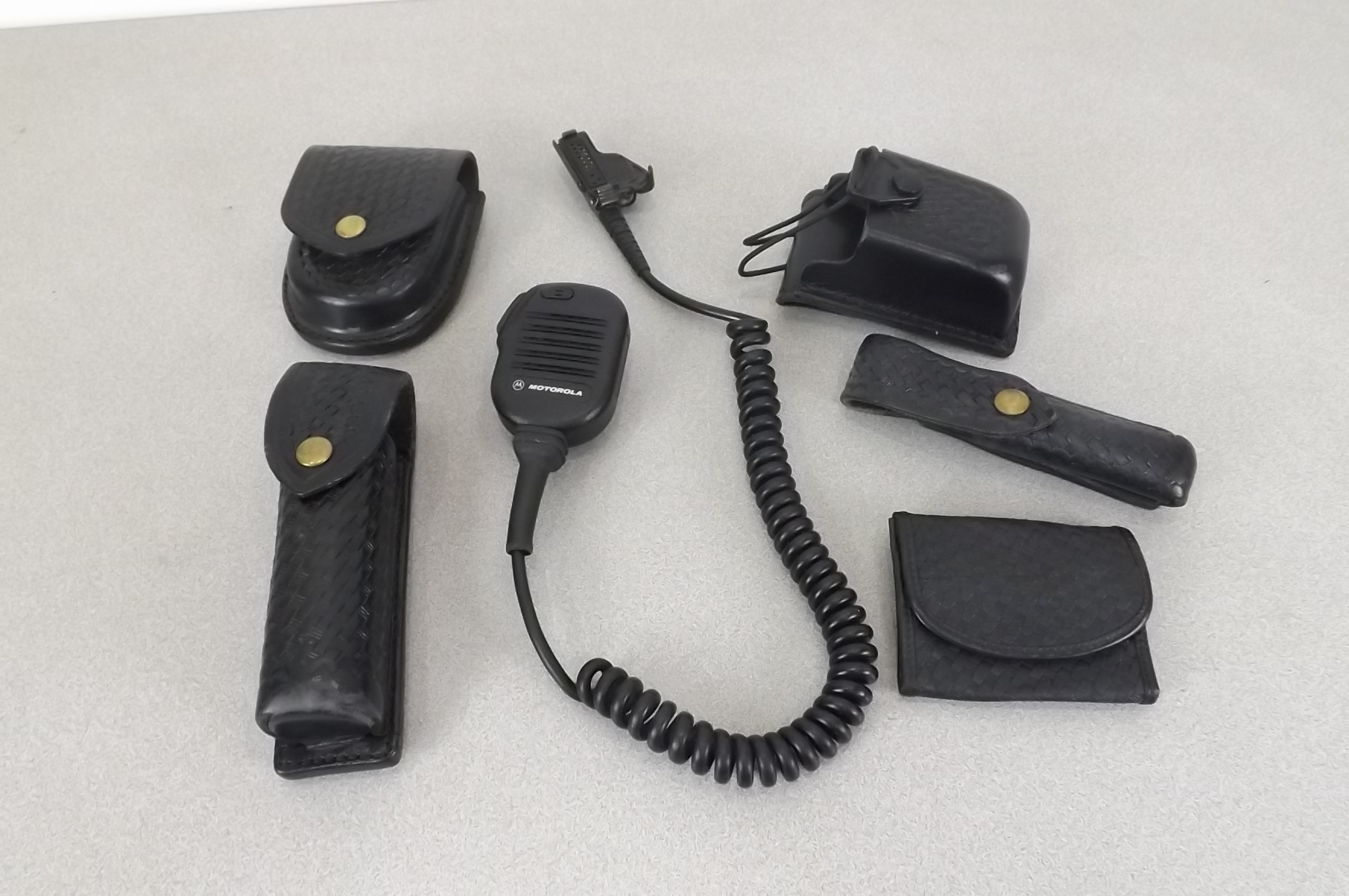 lot 26 image: Lot of Leather Police Utility Belt Accessories
