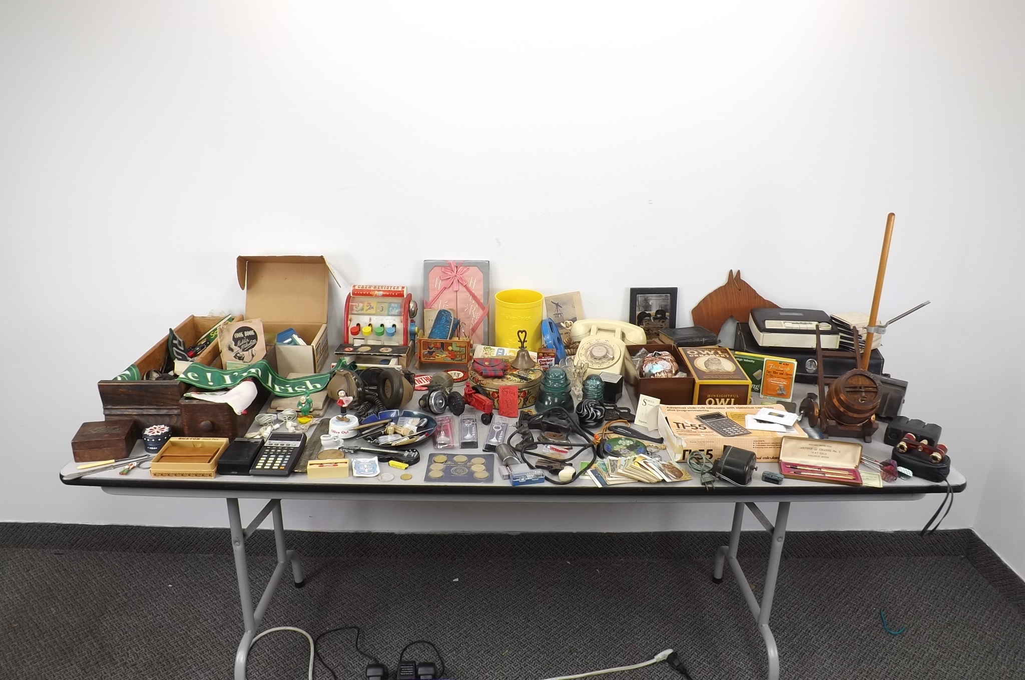 lot 40 image: MASSIVE Lot of Misc Antique and Vintage Collectibles