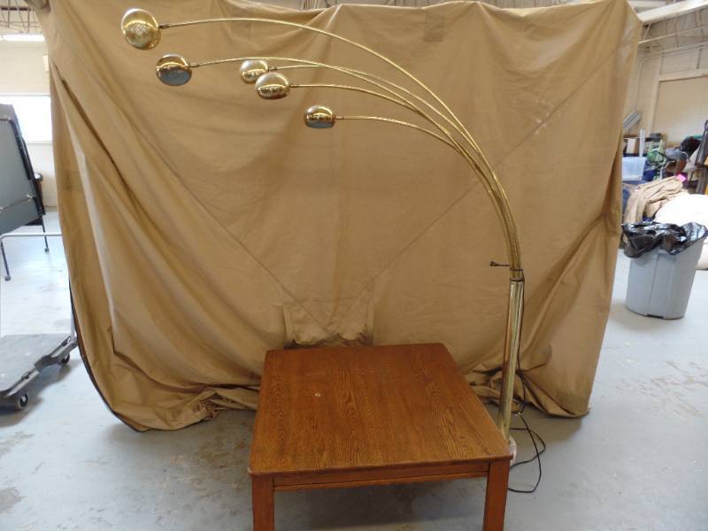 Coffee Table And Floor Lamp