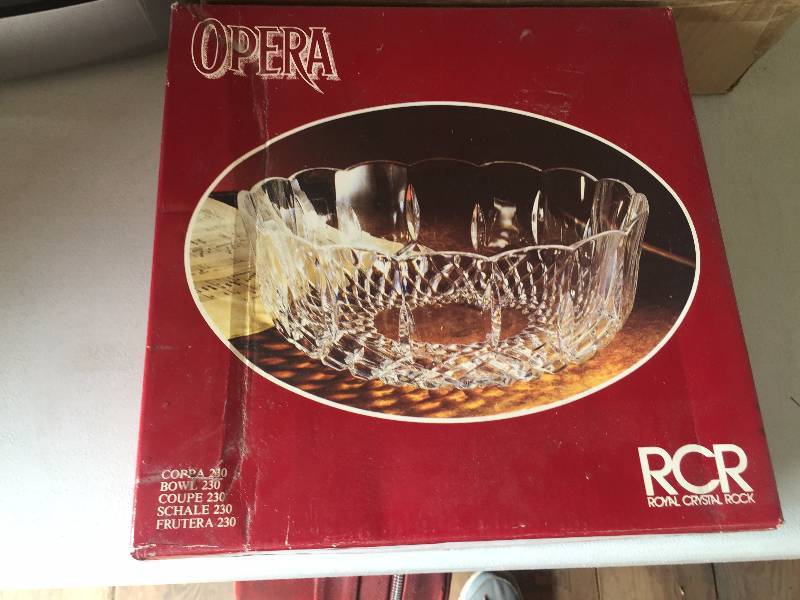 GLASS SERVING BOWL NEW