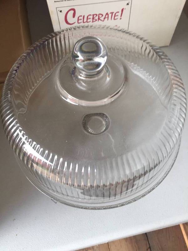 CAKE SERVING DISH GLASS AND HEAVY DUTY