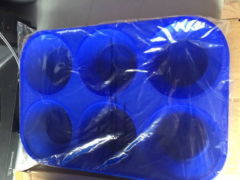 FLEXIBLE BAKING PANS BRAND NEW