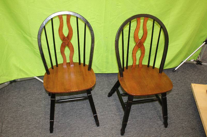 lot 11 image: Lot of (2) Wood Dining Chairs