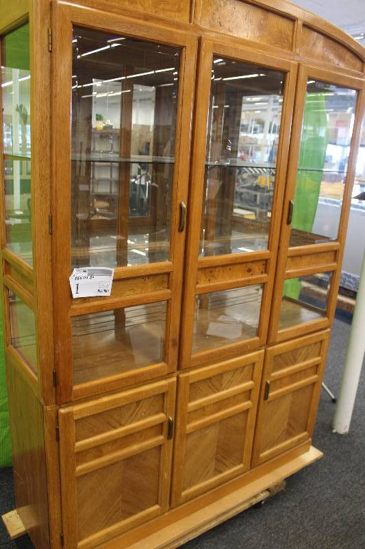 lot 1 image: Lighted Dining Cabinet w Glass Shelves, Burl Wood & Glass Doors & Sunburst Cut