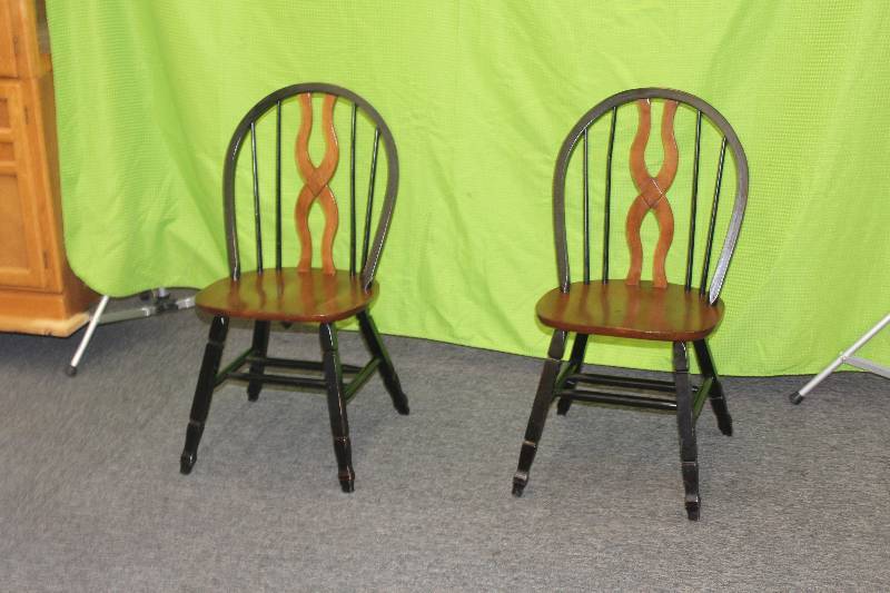 lot 26 image: Lot of (2) Wood Dining Chairs