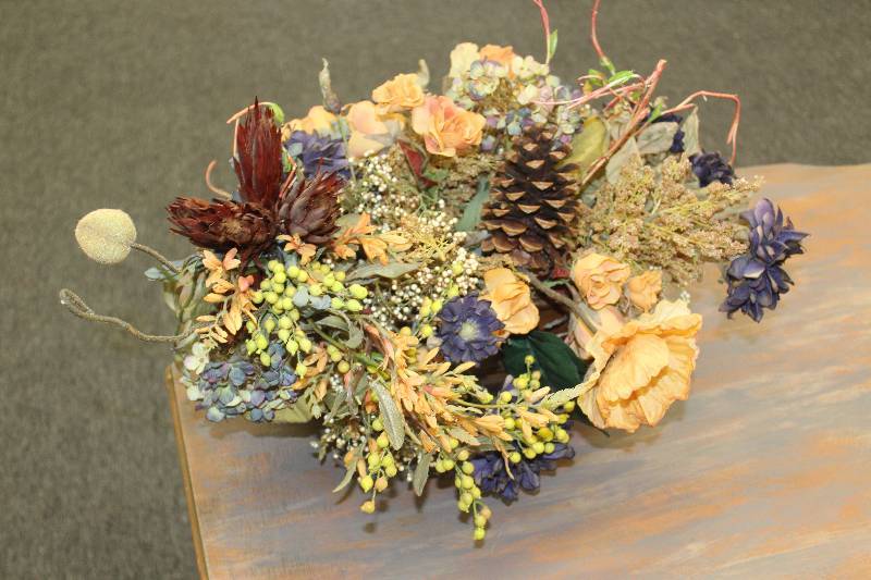 lot 5 image: Table Floral Decoration