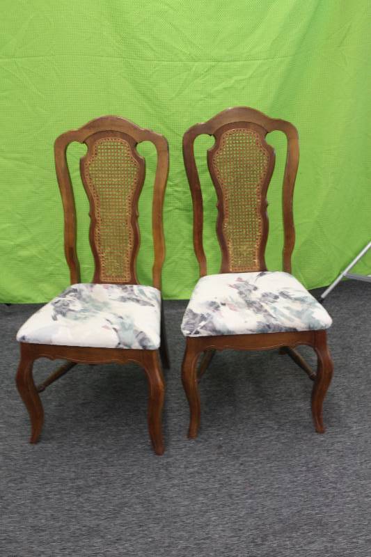 lot 31 image: Lot of (2) High Back Dining Chairs