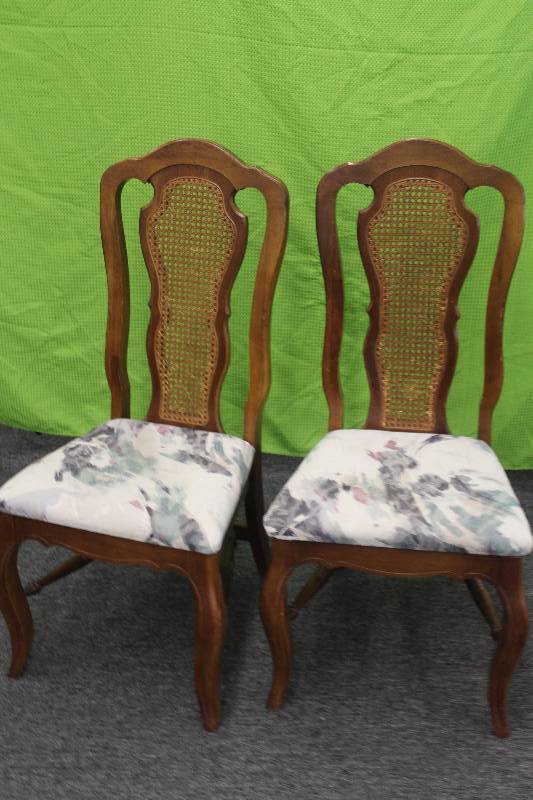 lot 32 image: Lot of (2) High Back Dining Chairs
