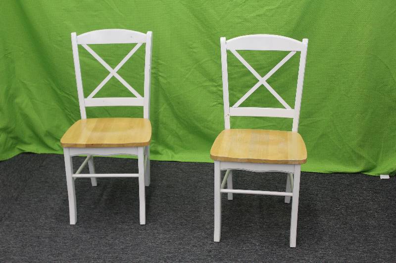 lot 42 image: Lot of (2) White Dining Chairs w Wicker Seat