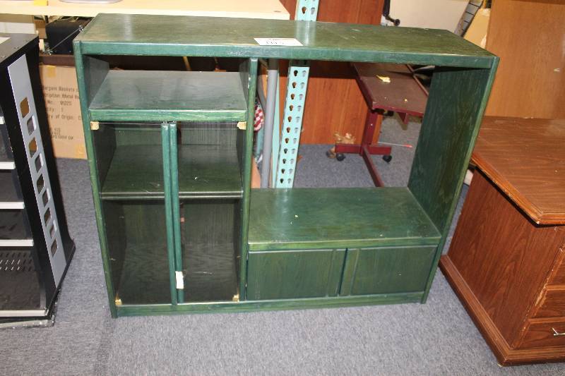 lot 103 image: Entertainment Center