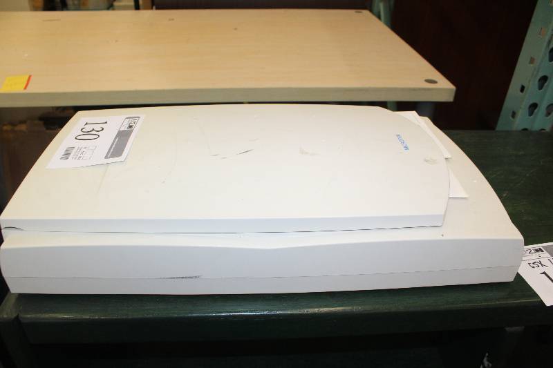 lot 130 image: Microtek ScanMaker X6EL Color Flatbed Scanner