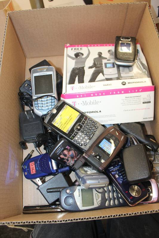 lot 109 image: Box Lot of Cell Phones Including Nokia, T-Mobile, LG, Samsung